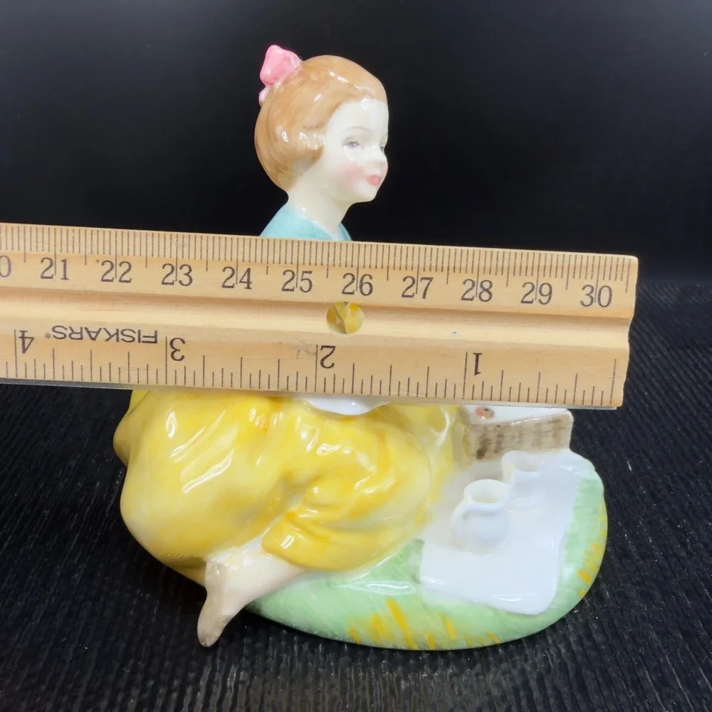 Royal Doulton Picnic Figurine Girl Yellow Dress Peggy‎ Davies England Fine China